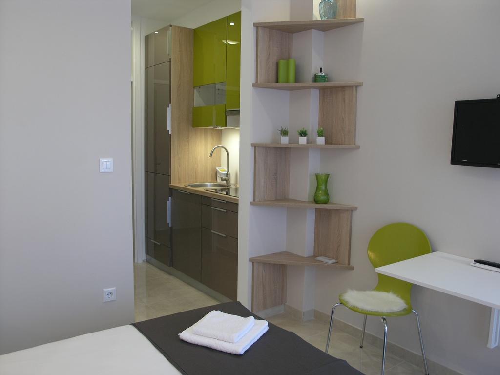 Apartments Dobrila Podgora Bagian luar foto
