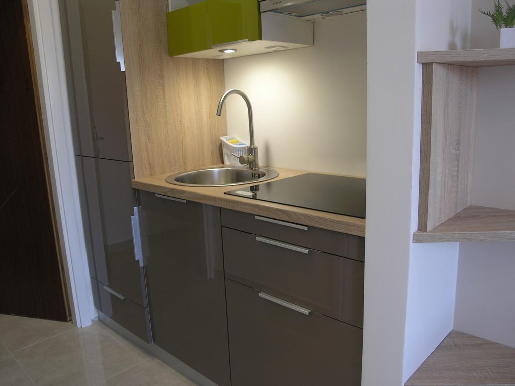 Apartments Dobrila Podgora Bagian luar foto
