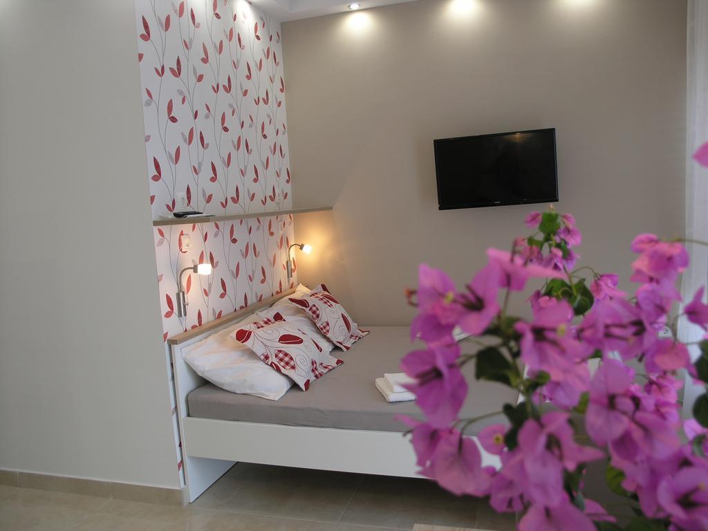 Apartments Dobrila Podgora Bagian luar foto