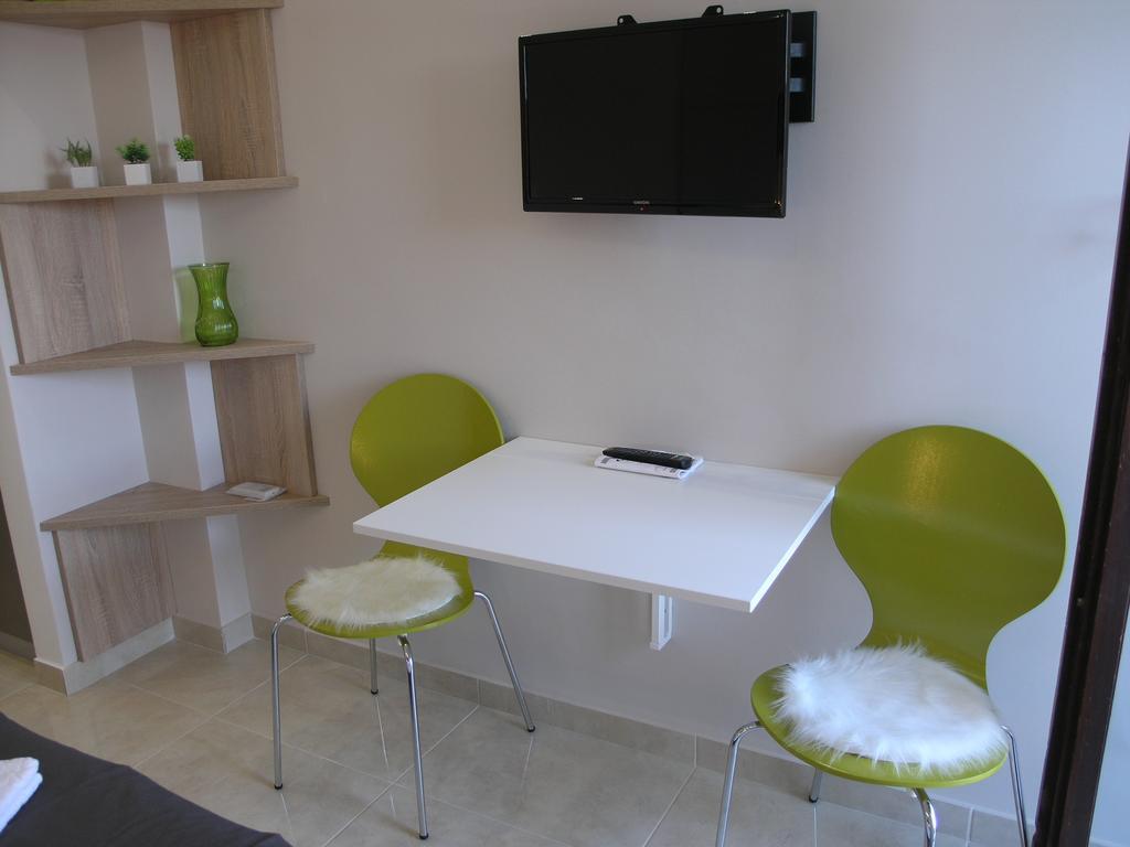 Apartments Dobrila Podgora Bagian luar foto