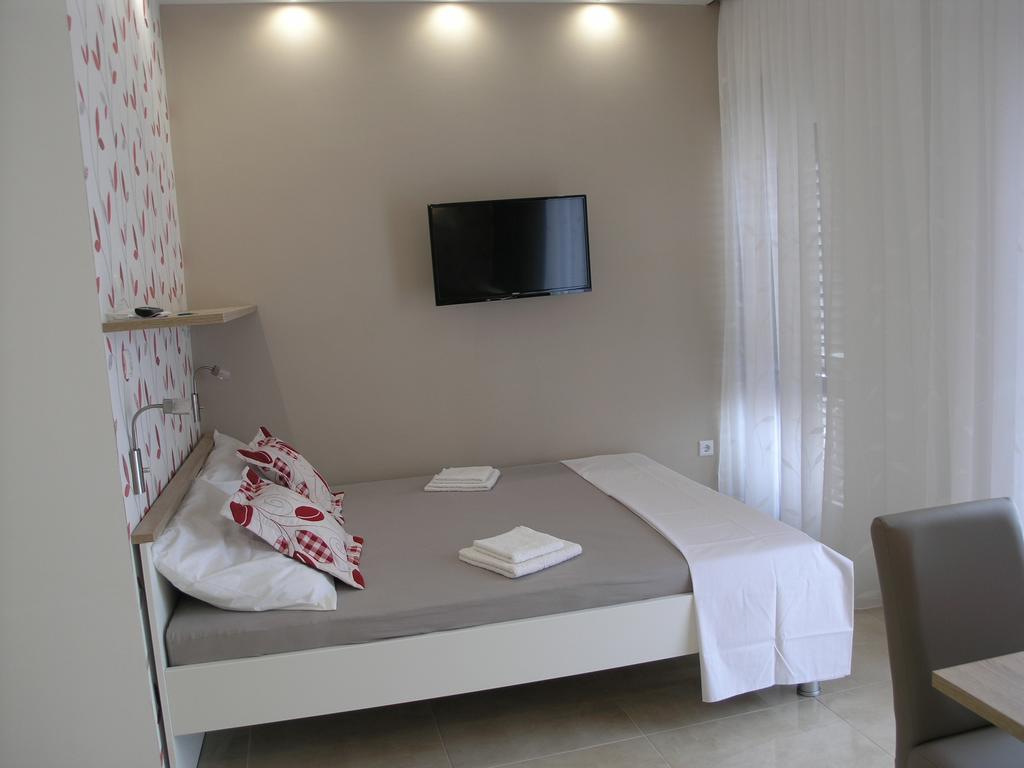 Apartments Dobrila Podgora Bagian luar foto