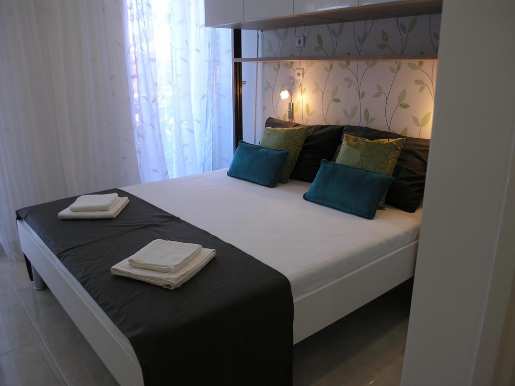 Apartments Dobrila Podgora Bagian luar foto