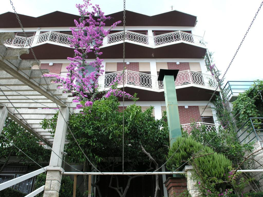 Apartments Dobrila Podgora Bagian luar foto