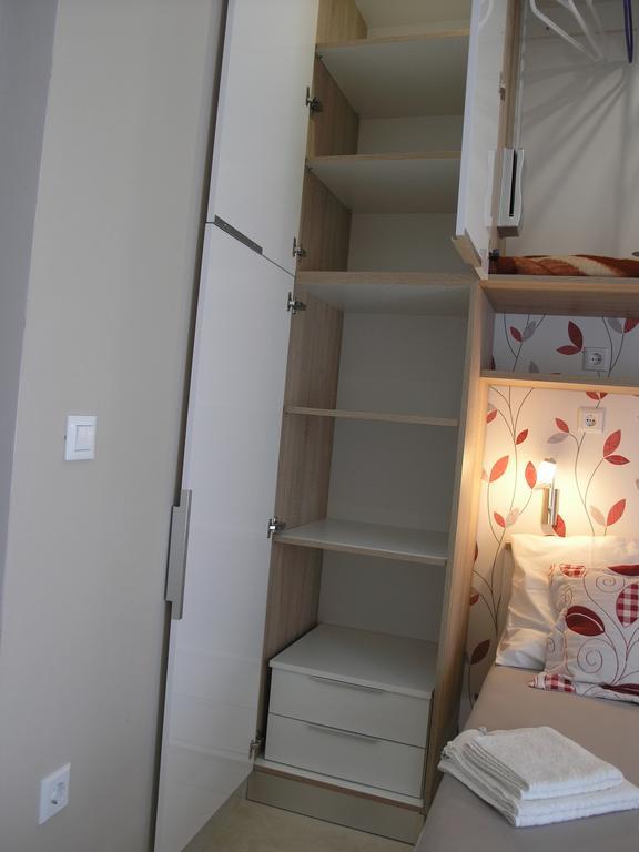 Apartments Dobrila Podgora Bagian luar foto