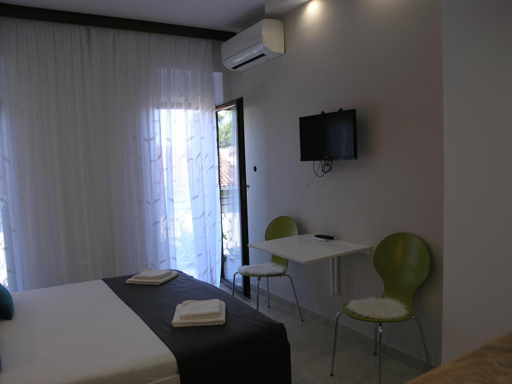 Apartments Dobrila Podgora Bagian luar foto