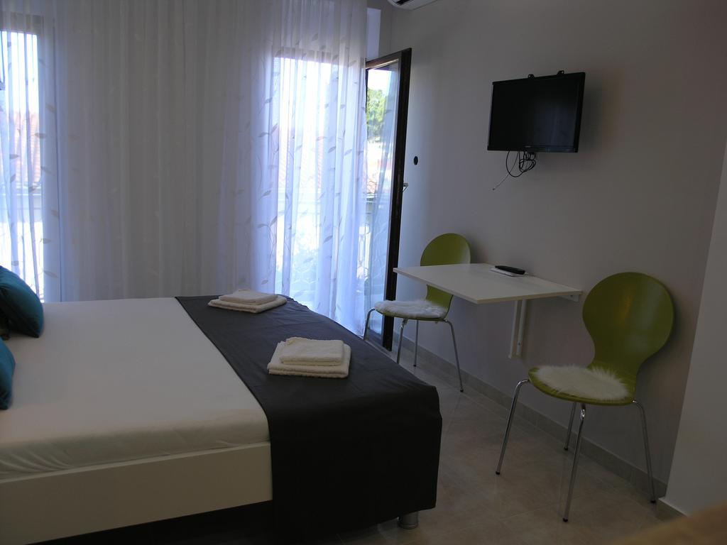 Apartments Dobrila Podgora Bagian luar foto