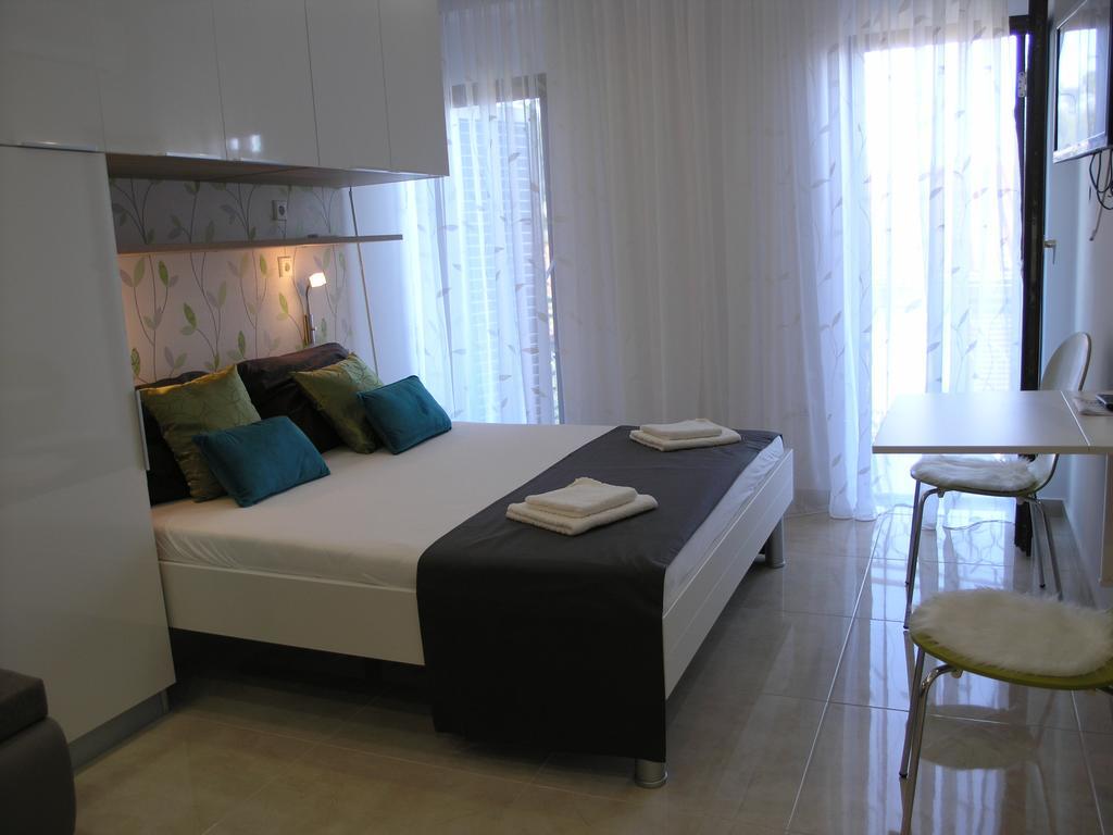 Apartments Dobrila Podgora Bagian luar foto