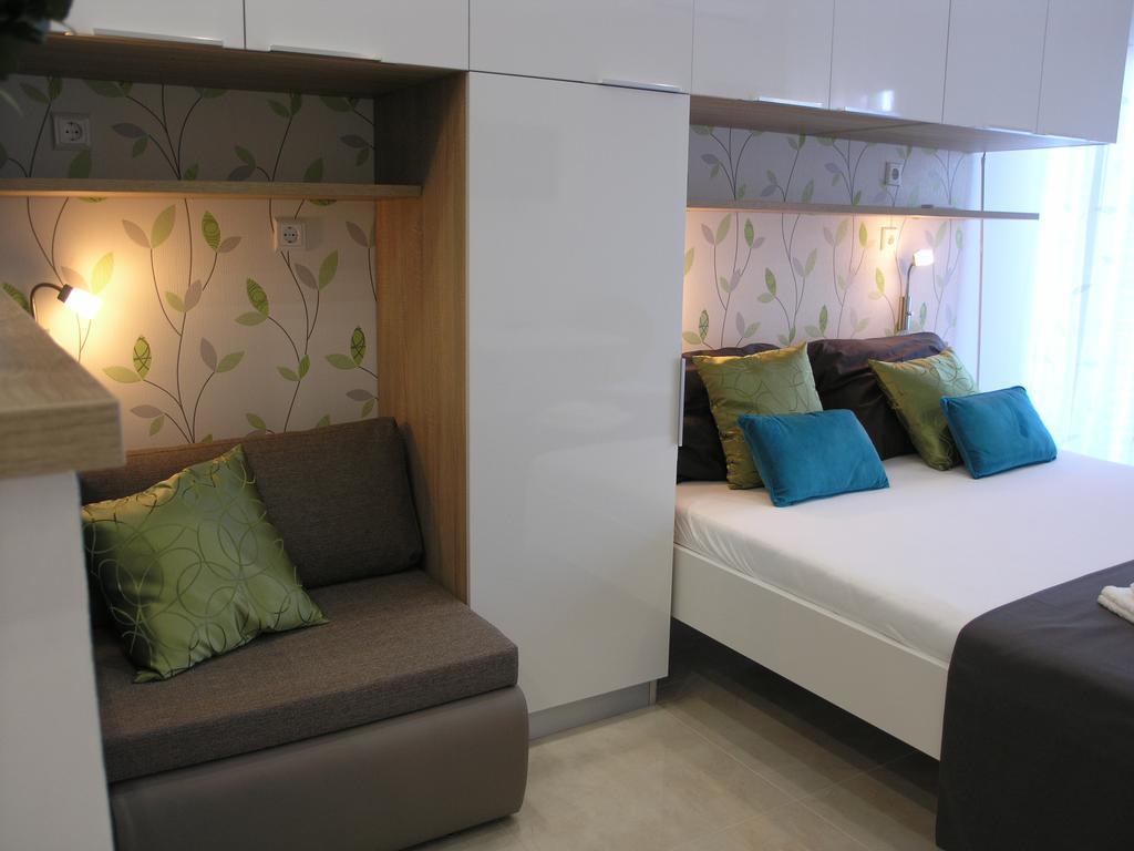 Apartments Dobrila Podgora Bagian luar foto