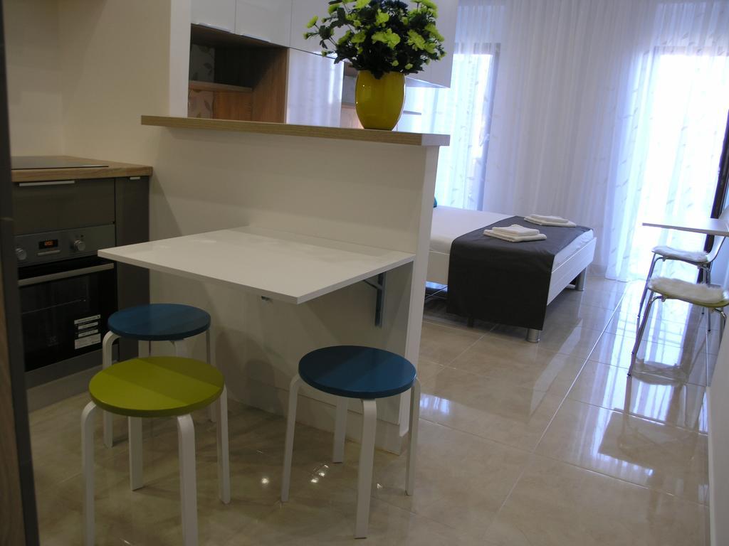 Apartments Dobrila Podgora Bagian luar foto